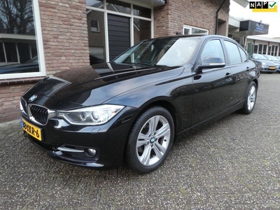 BMW 3-serie 320i High Executive Automaat / Navi /