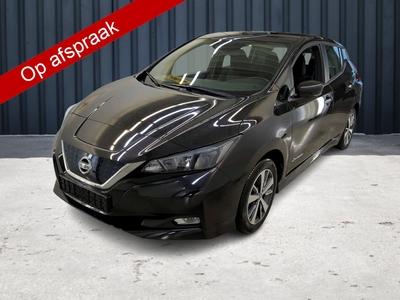 NISSAN LEAF Acenta 40 kWh, (150PK) (Subsidie Mogelijk) 1ste-Eigenaar, Navigatie/Apple-Carplay/Android-Auto, Adaptieve-Cruise-control, Keyless-Entry, Airco/Climate, DAB, Rijstrooksensor met Correctie, Privacy-Glas, NL-Auto