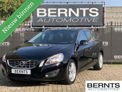 Volvo V60 T4 Momentum|Leder|Navigatie|Bluetooth|Stoelverwarming