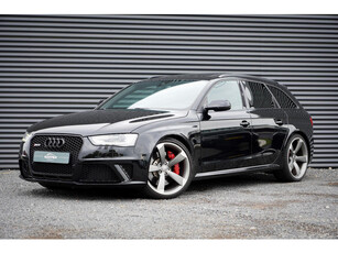 Audi A4 Avant 4.2 FSI RS 4 quattro / Pano / Stoelverwarming / Carbon