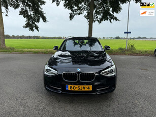 BMW 1-serie 116i zeer nette auto en goed onderhouden