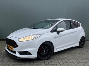 Ford Fiesta ST BWJ 2015 1.6 183 PK ST2 SPORTSTOELEN /