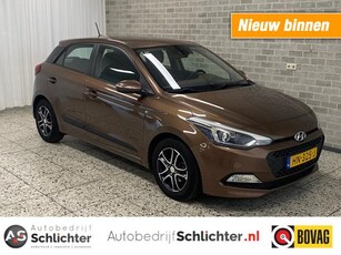 Hyundai I20 1.2 HP i-Motion Comfort Ecc/Cruise/Navi/PDC/All-season banden