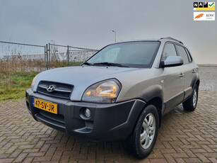 Hyundai Tucson 2.0i Style 1 e eigenaar dealer onderhoud nap apk airco trekhaak inruilen mog !!!