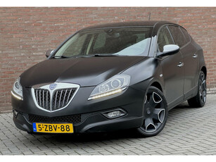 Lancia Delta 1.4 M.Air Hard Black Navi - Leder - Complete Historie