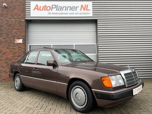 Mercedes-Benz E-klasse 220 E! Schuifdak! Unieke kmstand!