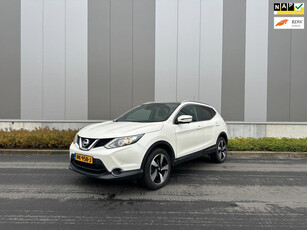 Nissan Qashqai 1.2 N-Vision navigatie / Panoramadak / stoelverwarming / Leer Alcantara / trekhaak