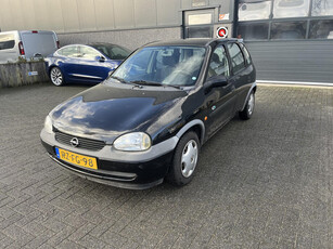 Opel Corsa 1.4i Swing 1997 | 5 deuren | Radio CD | Goed onderhouden | 2 sleutels | Onderhoudsboekjes |