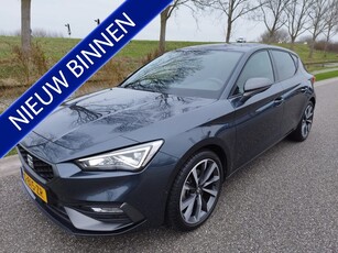 SEAT Leon 1.5 eTSI FR ** 19.331 km ** 18 inch ** NAVI **