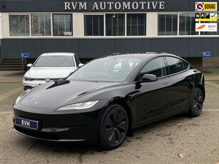 Tesla Model 3 Long Range AWD 78 kWh HIGHLANDER | VAN: 48.900,- VOOR 45.877,- EINDEJAARSVOORDEEL: 3.023,- | AUTOPILOT |