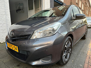 Toyota Yaris 1.3 VVT-i Comfort Airco Zeer zuinig Auto met 6 Bak