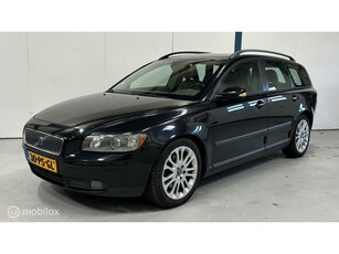 Volvo V50 2.4i Momentum NL-AUTO / LEER / YOUNGTIMER