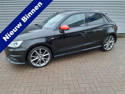 AUDI A1 1.0 TFSI S-Line Unieke uitvoering, de enige in Nederland! | Clima | Navigatie | 18 inch LM Velgen | Privacy glas | Stroelverwarming | RIJKLAARPRIJS INCL 12 MAANDEN GARANTIE EN BEURT