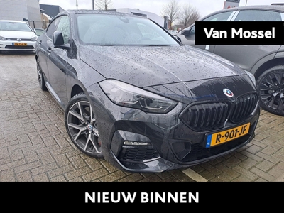 BMW 2-SERIE Gran Coupé 220i M Sport Edition 178 PK | M-Pakket Interieur & Exterieur | Automaat | Panoramadak | Camera | Parkeersensoren | Harman Kardon | Apple Carplay | Android Auto | Rijprofielen | Navigatie | LED | Sfeerverlichting | Lichtmetalen velgen |