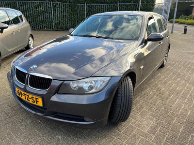 BMW 3 Serie Touring 318i Business Line .