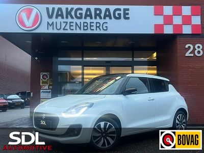 SUZUKI SWIFT 1.0 Stijl // NAVI // CLIMA // ADAPTIVE CRUISE // CAMERA // STOELVERWARMING