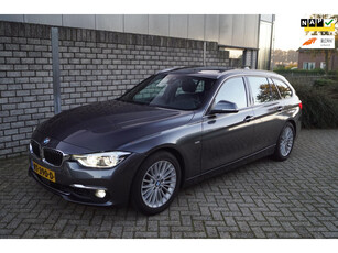 BMW 3-serie Touring 320i Centennial High Executive Luxury Autom Panodak Leder Adaptieve Cruise Navi Camera Clima 2x PDC ENZ.