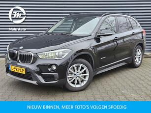 BMW X1 sDrive20i Centennial Executive 192pk | Panodak | Head Up | Camera | Lederen Sportstoelen | Trekhaak | Navi Pro |