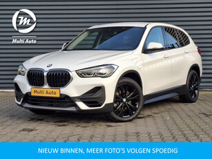 BMW X1 xDrive25e Sportline Black Optic Plug In Hybrid 221pk PHEV | Trekhaak Afneembaar | Navigatie | Camera | L.M. 18