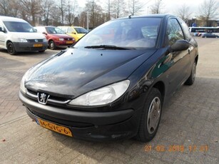 Peugeot 206 1.1 i airco apk nw bij aflevering lm velgen