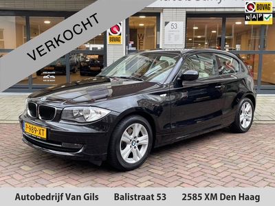 BMW 1-serie 118i | AIRCO | LEDER | NAVIGATIE | PDC | CRUISE CONTROL | STOELVERWARMING | SPORTSTOELEN |