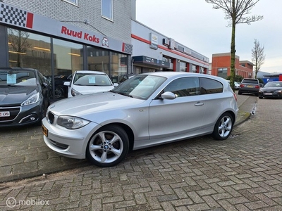 BMW 1-SERIE 118i BUSINESS LINE / Climate Control /