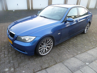 BMW 3-serie 320i High Executive