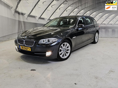 BMW 5-serie Touring 523i Executive leer