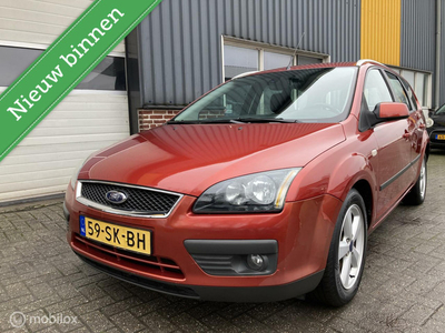 Ford Focus Wagon 1.6-16V Futura