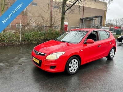 Hyundai i30 1.4i Active Cool NETTE AUTO RIJD EN SCHAKELT