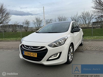 Hyundai i30 1.6 CRDi panorama