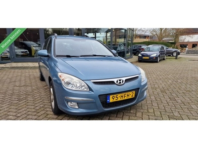 Hyundai I30 CW 1.6i Dynamic bj.2008 AircoTrekhaakAircoNap