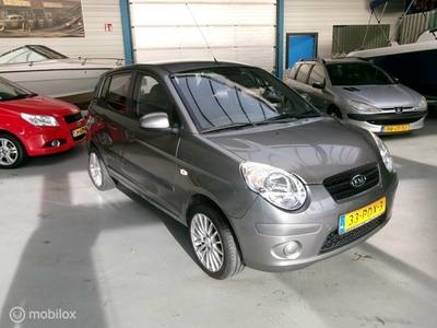 Kia Picanto 1.0 X-pect 76982 km .