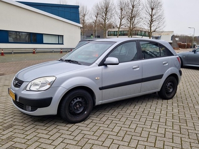 Kia Rio 1.6 CVVT EX