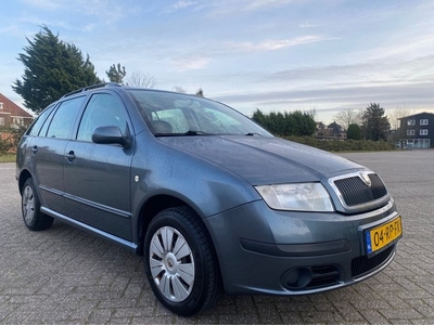 Škoda Fabia Combi 1.4-16V Ambiente (bj 2005)