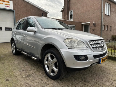 Mercedes-Benz M-klasse 350 *LICHTE TIK IN DE MOTOR*