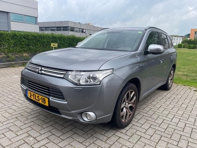 Mitsubishi Outlander 2.0 PHEV Instyle Leer Trekhaak Dak Navi