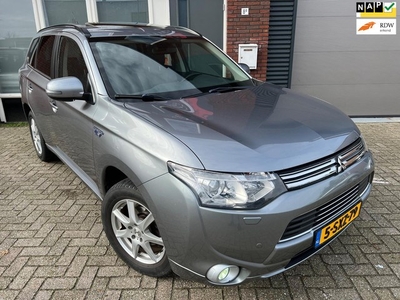 Mitsubishi Outlander 2.0 PHEV Instyle+ / Pano / Leder /