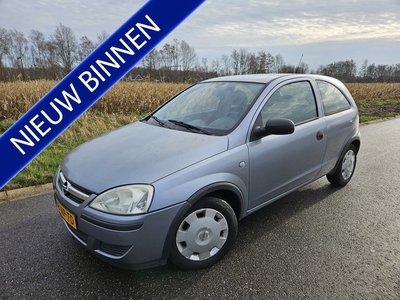 Opel Corsa 1.0-12V Essentia (bj 2004)