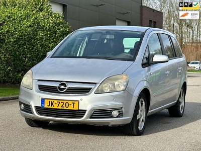 Opel Zafira 2.2 Executive 7