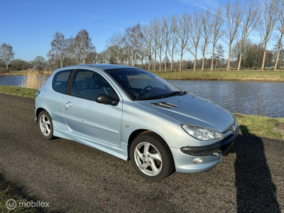 Peugeot 206 1.4-16V Gentry