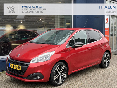 Peugeot 208 Turbo 110 PK 6-Bak GT-Line | Navigatie | 17 inch Lichtmetalen Velgen | Climate Control | Parkeercamera en Sensoren | All Season Banden | Cruise Control | Mistlampen | LED Verlichting | Speciale Lak | Half Lederen Sportstoelen |