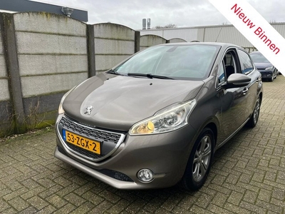 Peugeot 208 1.6 VTI 120PK Allure CLIMA/ NAVI/ LM VELGEN!