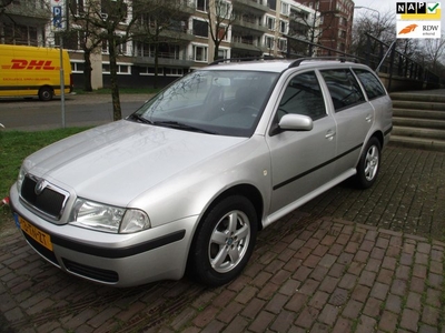 Skoda Octavia Combi 1.6 Démarrage //1E EIGENAARS