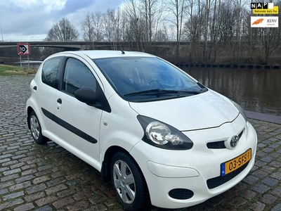 Toyota Aygo 1.0-12V Now 2e eigenaar dealer onderhouden