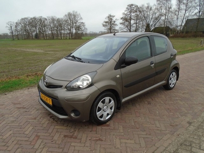 Toyota Aygo 1.0 VVT-i Comfort 1e EIGENARESSE A/C (bj 2012)