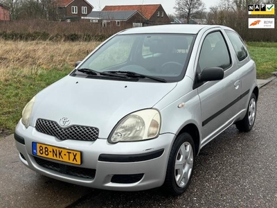 Toyota Yaris 1.0 VVT-i Terra 3-Drs Stuurbekrachting