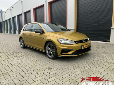 Volkswagen Golf 1.0 TSI Highline Business R