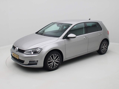 Volkswagen Golf 1.2 TSI Connected Series (bj 2016)