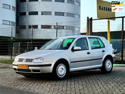 Volkswagen Golf 1.4-16V Trendline/LAGE KM MET